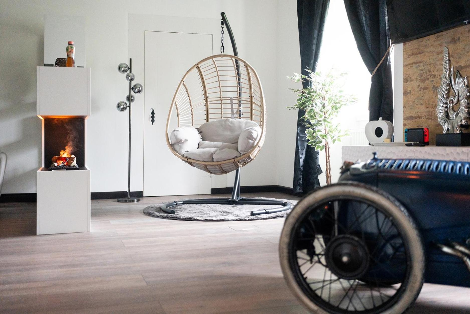 Apartment Luxus Wohnen Im Schloss Corvey Fuer 1-6 Gaeste Im Unesco Weltkulturerbe Weserbergland Free W-lan Parken Netflix Fuer Familien Paare Und Geschaeftsreisende Inkl Handtuecher Seife Nintendo Switch Uvm *